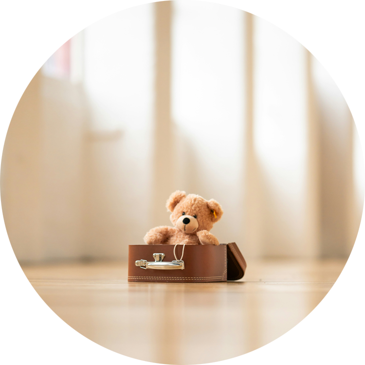 小さいくまのぬいぐるみの画像